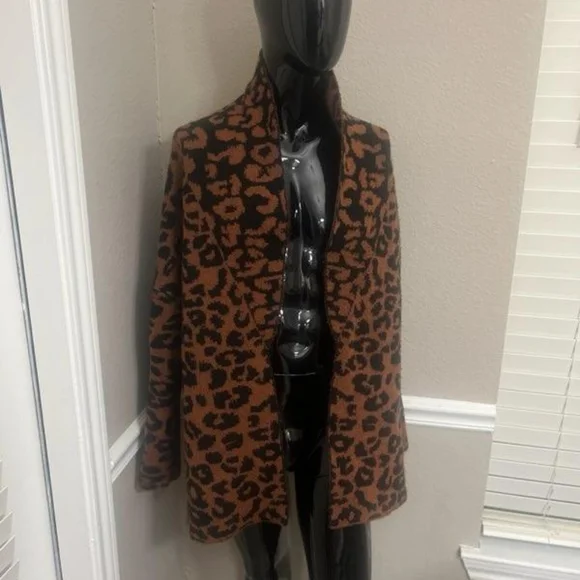 Brown and black sweater - Picture 2 of 3